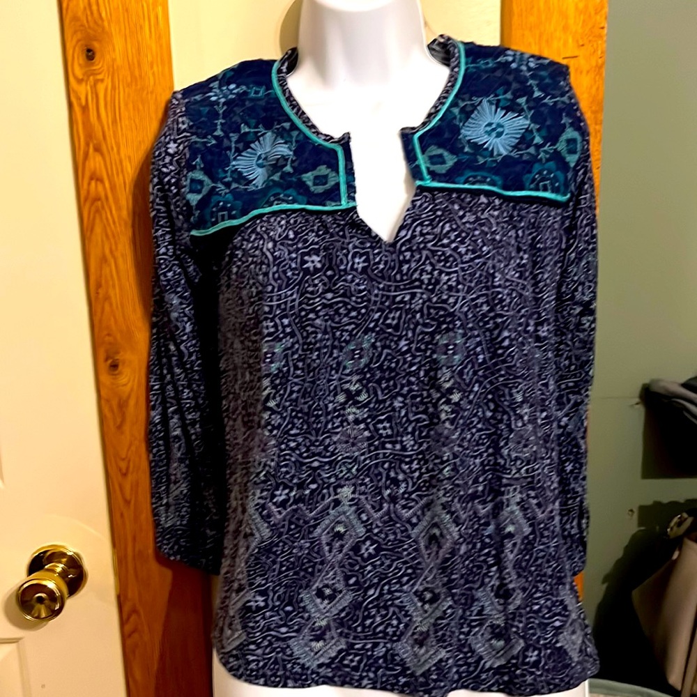 Lucky Brand, XS, Blue Multi, Three quarter length sleeve casual top.